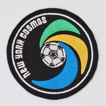 Toon details van New York Cosmos Retro Voetbalshirt 1977 Afbeeldingen van New York Cosmos Retro Voetbalshirt 1977