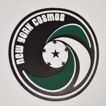 Toon details van New York Cosmos Retro Voetbalshirt + Nummer 10 Afbeeldingen van New York Cosmos Retro Voetbalshirt + Nummer 10