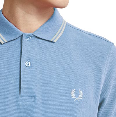 Fred Perry – Twin Tipped Polo Shirt – Lichtblauw/
