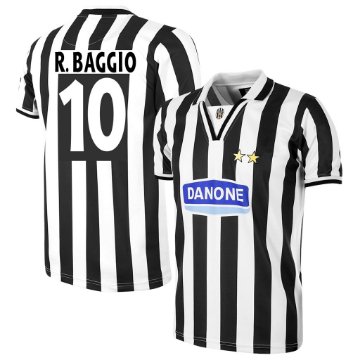Juventus FC Retro Shirt 1994-1995 + R. Baggio 10 Juventus FC Retro Shirt 1994-1995 + R. Baggio 10