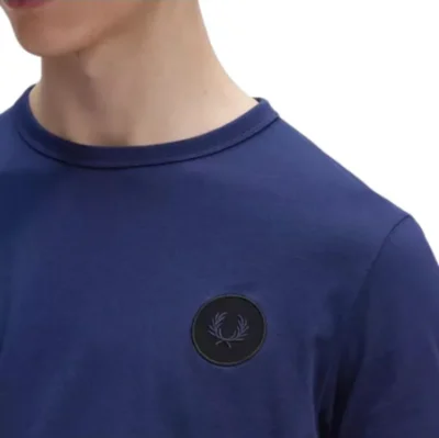 Fred Perry – Laurel Wreath Patch T-Shirt –