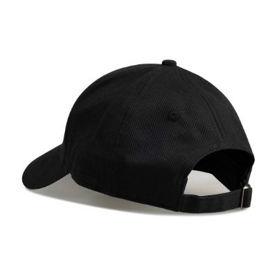 Off The Pitch – Wardrobe Cap –