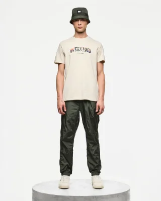 Weekend Offender – Saturday Graphic T-Shirt –